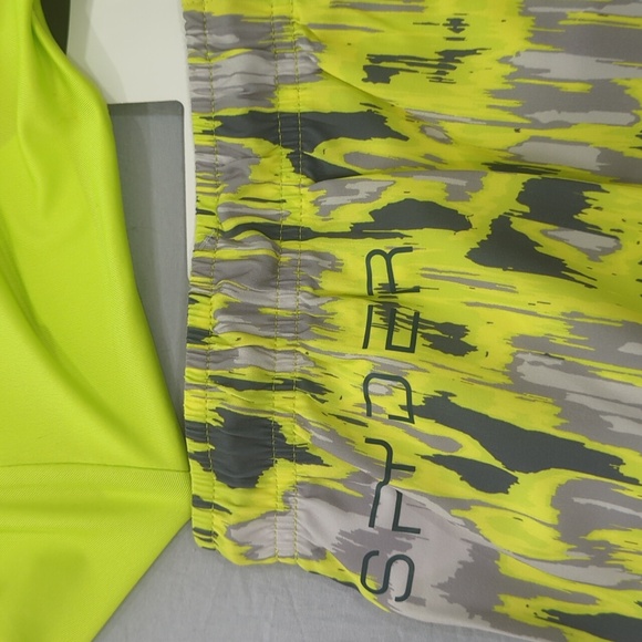 Boys Spyder 2 piece Swim set - Picture 12 of 15